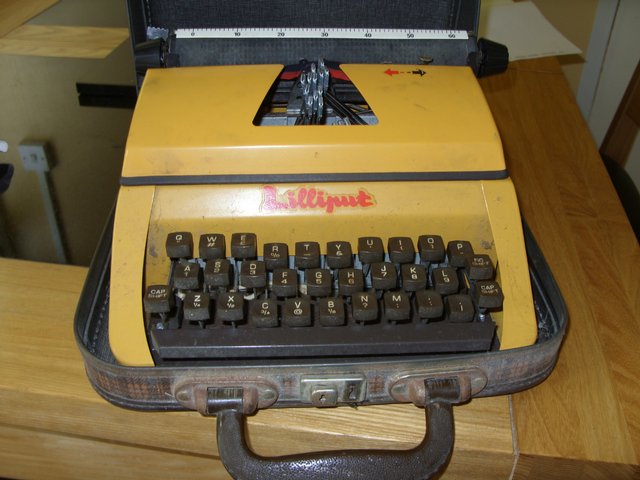 Preview of the first image of Typewriter.