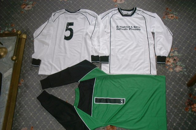 Preview of the first image of prostar Football kit (New) size 32.