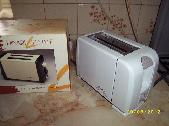 Image 2 of Swan Hinari Lifestyle Electronic  2 Slice Toaster