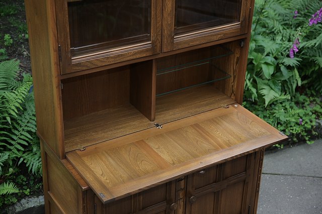 Image 4 of ERCOL GOLDEN DAWN DRINKS DISPLAY CABINET BOOKCASE CUPBOARD.