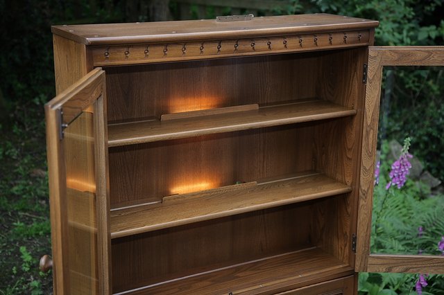Image 14 of ERCOL GOLDEN DAWN DRINKS DISPLAY CABINET BOOKCASE CUPBOARD.