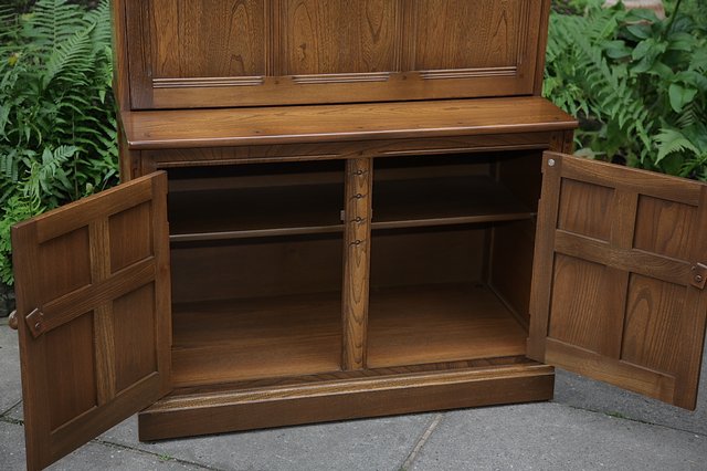 Image 17 of ERCOL GOLDEN DAWN DRINKS DISPLAY CABINET BOOKCASE CUPBOARD.