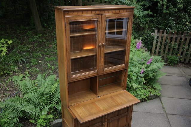 Image 19 of ERCOL GOLDEN DAWN DRINKS DISPLAY CABINET BOOKCASE CUPBOARD.