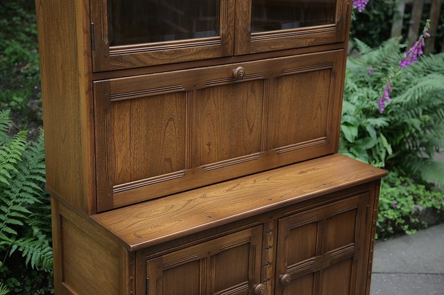 Image 25 of ERCOL GOLDEN DAWN DRINKS DISPLAY CABINET BOOKCASE CUPBOARD.