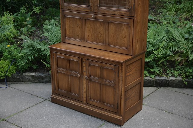 Image 28 of ERCOL GOLDEN DAWN DRINKS DISPLAY CABINET BOOKCASE CUPBOARD.