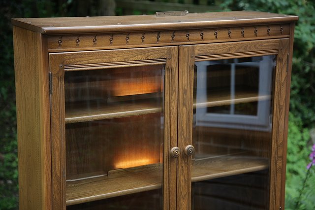 Image 30 of ERCOL GOLDEN DAWN DRINKS DISPLAY CABINET BOOKCASE CUPBOARD.