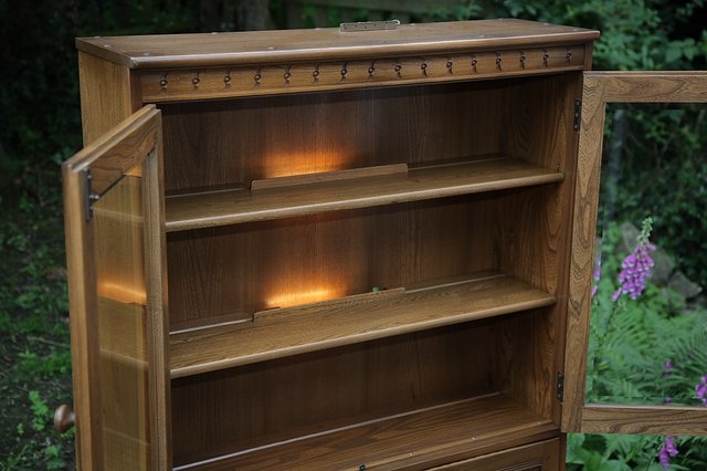 Image 31 of ERCOL GOLDEN DAWN DRINKS DISPLAY CABINET BOOKCASE CUPBOARD.