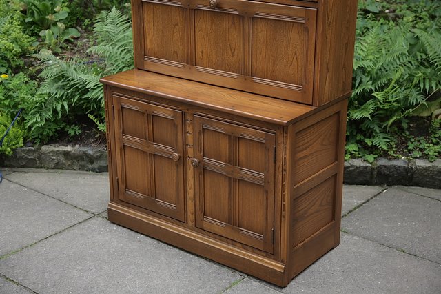 Image 36 of ERCOL GOLDEN DAWN DRINKS DISPLAY CABINET BOOKCASE CUPBOARD.