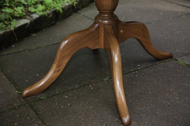 Image 9 of ERCOL ELM GOLDEN DAWN CHESTER PEDESTAL DINING KITCHEN TABLE.