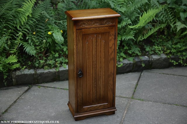 Image 2 of OLDE COURT OLD CHARM STYLE OAK CD DISC CABINET CUPBOARD