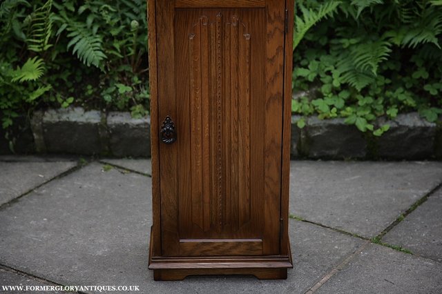 Image 4 of OLDE COURT OLD CHARM STYLE OAK CD DISC CABINET CUPBOARD