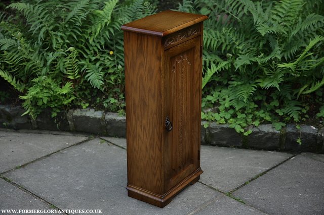 Image 6 of OLDE COURT OLD CHARM STYLE OAK CD DISC CABINET CUPBOARD