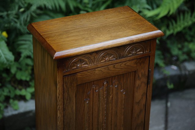 Image 11 of OLDE COURT OLD CHARM STYLE OAK CD DISC CABINET CUPBOARD