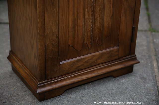Image 12 of OLDE COURT OLD CHARM STYLE OAK CD DISC CABINET CUPBOARD