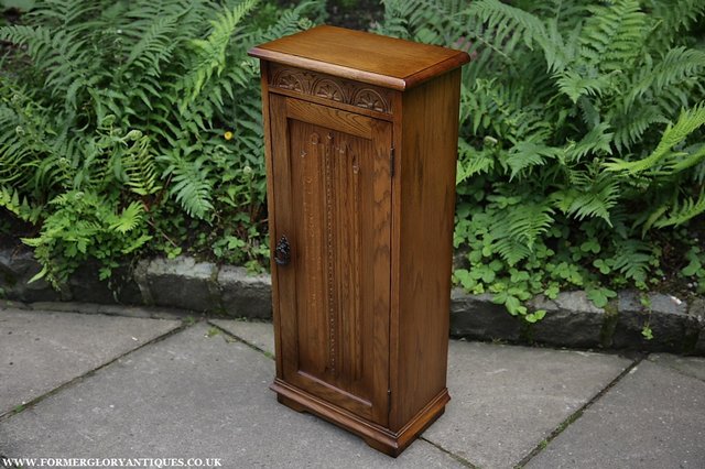 Image 14 of OLDE COURT OLD CHARM STYLE OAK CD DISC CABINET CUPBOARD