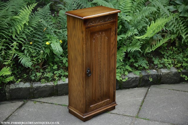 Image 21 of OLDE COURT OLD CHARM STYLE OAK CD DISC CABINET CUPBOARD