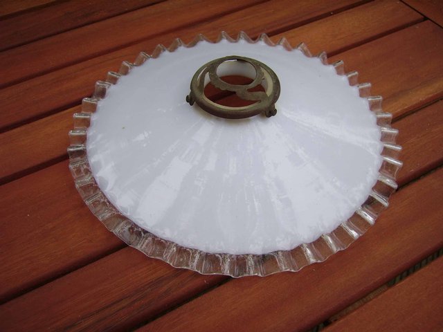 Image 2 of Vintage frilly pie crust glass lampshade Art Deco