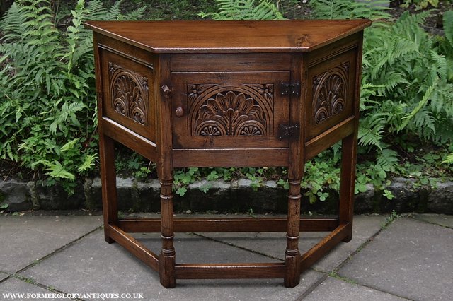 Preview of the first image of TITCHMARSH AND GOODWIN STYLE OAK HALL LAMP TABLE CABINET.