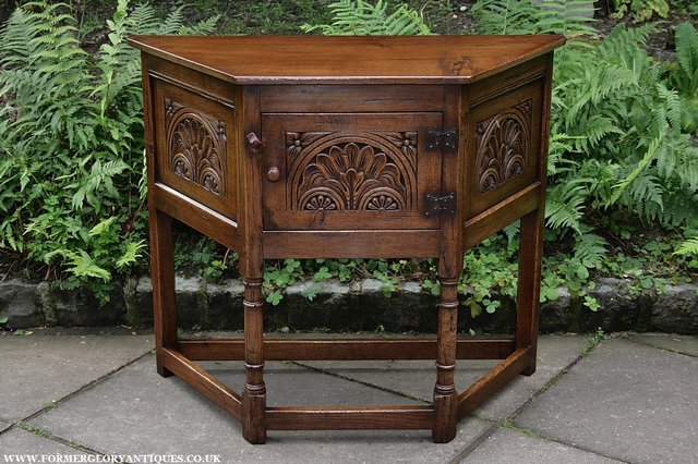 Image 13 of TITCHMARSH AND GOODWIN STYLE OAK HALL LAMP TABLE CABINET