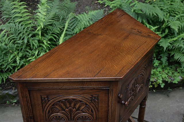 Image 14 of TITCHMARSH AND GOODWIN STYLE OAK HALL LAMP TABLE CABINET