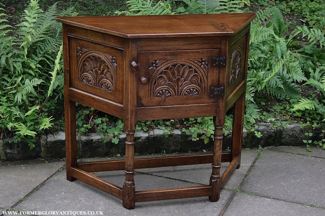 Image 18 of TITCHMARSH AND GOODWIN STYLE OAK HALL LAMP TABLE CABINET