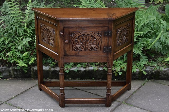 Image 23 of TITCHMARSH AND GOODWIN STYLE OAK HALL LAMP TABLE CABINET