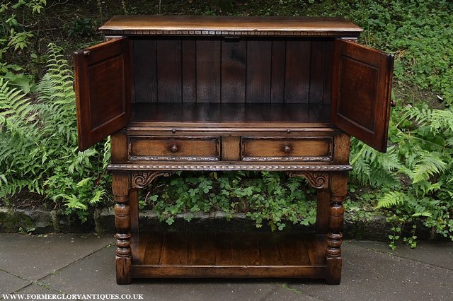 Image 5 of A TITCHMARSH & GOODWIN SOLID OAK WINE DRINKS HALL CABINET
