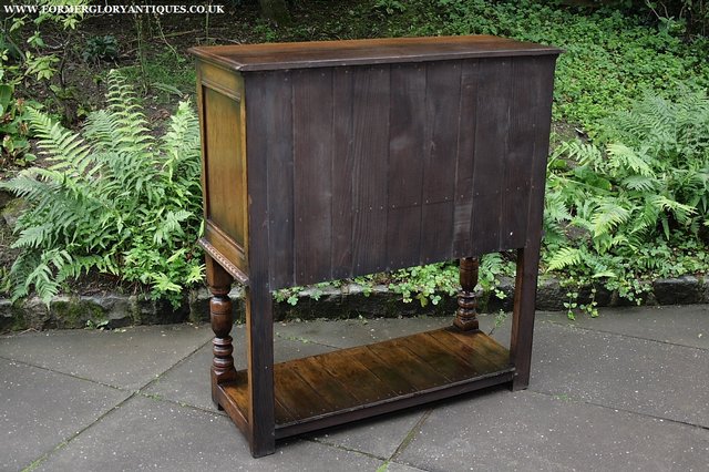 Image 10 of A TITCHMARSH & GOODWIN SOLID OAK WINE DRINKS HALL CABINET