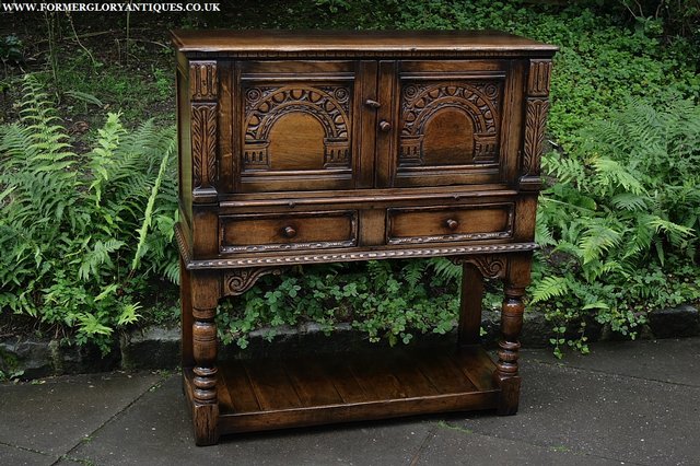 Image 14 of A TITCHMARSH & GOODWIN SOLID OAK WINE DRINKS HALL CABINET