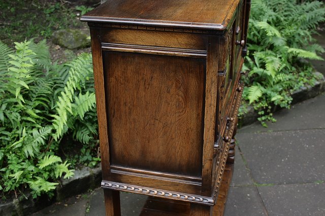 Image 20 of A TITCHMARSH & GOODWIN SOLID OAK WINE DRINKS HALL CABINET