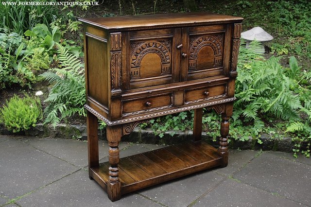 Image 22 of A TITCHMARSH & GOODWIN SOLID OAK WINE DRINKS HALL CABINET