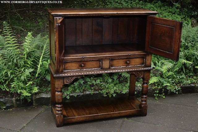 Image 25 of A TITCHMARSH & GOODWIN SOLID OAK WINE DRINKS HALL CABINET
