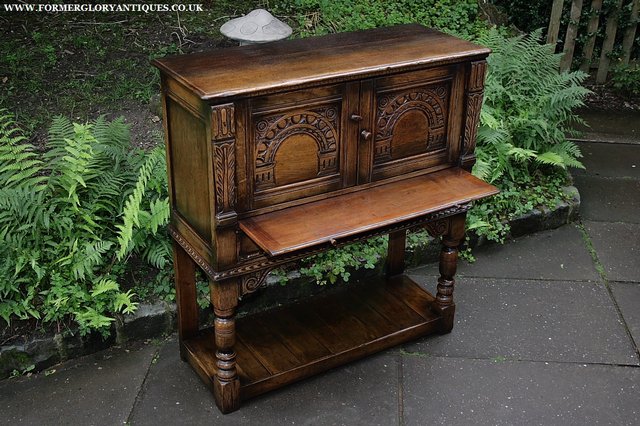 Image 30 of A TITCHMARSH & GOODWIN SOLID OAK WINE DRINKS HALL CABINET