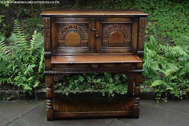 Image 33 of A TITCHMARSH & GOODWIN SOLID OAK WINE DRINKS HALL CABINET