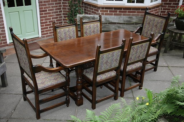 Image 10 of TITCHMARSH & GOODWIN STYLE OAK DINING TABLE & SIX CHAIRS