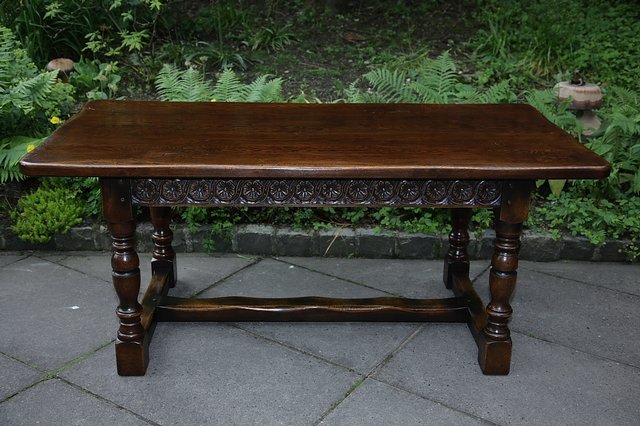 Image 22 of TITCHMARSH & GOODWIN STYLE OAK DINING TABLE & SIX CHAIRS