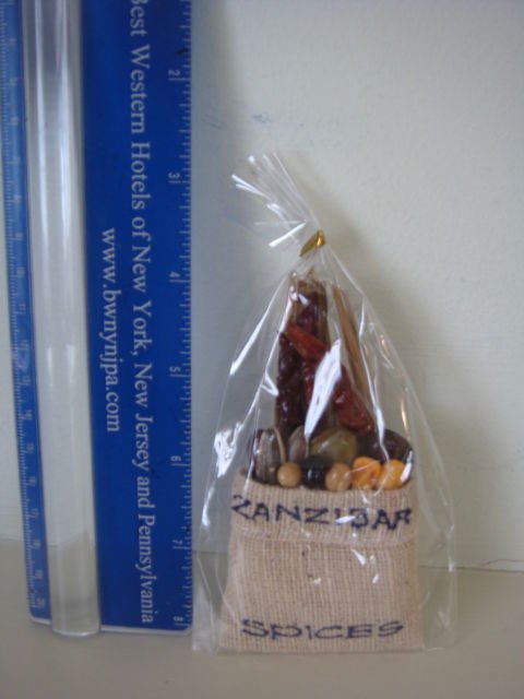 Preview of the first image of Magnet - Zanzibar Spice Bag.