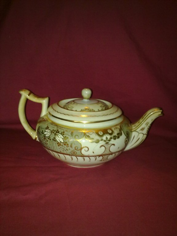 Preview of the first image of Nice 4-6 cup Teapot.