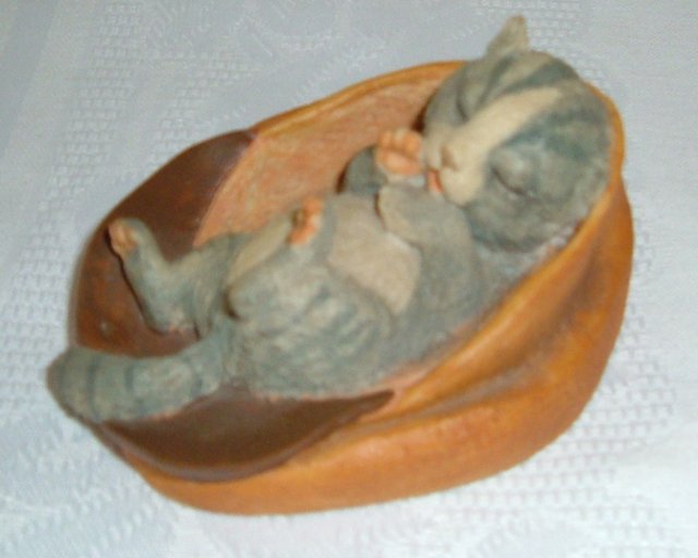 Preview of the first image of Kitten in Cap Vintage Figurine.