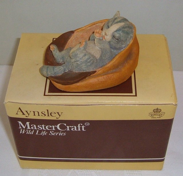 Image 2 of Kitten in Cap Vintage Figurine