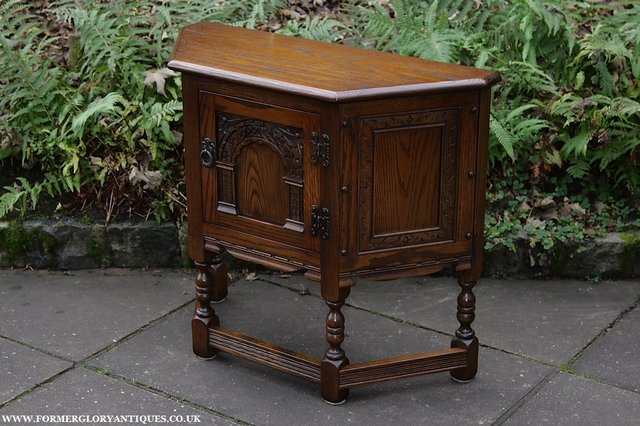 Image 35 of OLD CHARM OAK CABINET LAMP HALL TABLE CUPBOARD SIDEBOARD