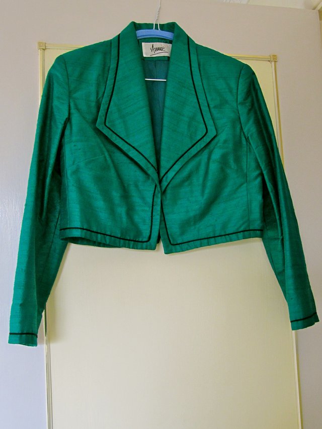 Image 2 of Beautiful Emerald Green Thai Silk Shift Dress & Jacket (10)