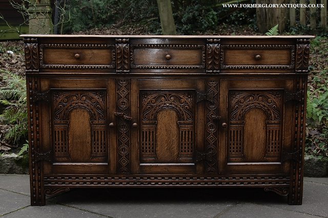 Image 16 of TITCHMARSH AND GOODWIN STYLE OAK SIDEBOARD DRESSER BASE