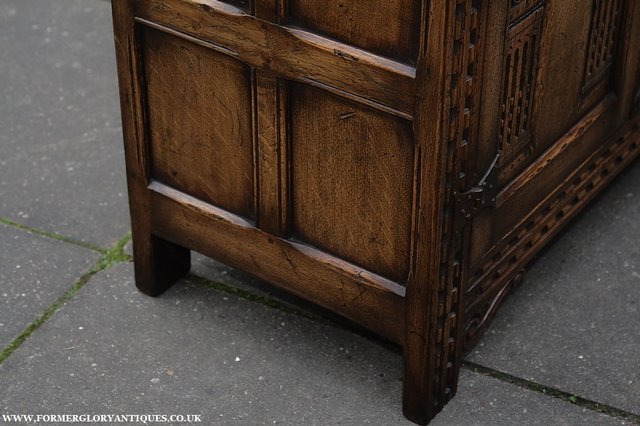Image 21 of TITCHMARSH AND GOODWIN STYLE OAK SIDEBOARD DRESSER BASE