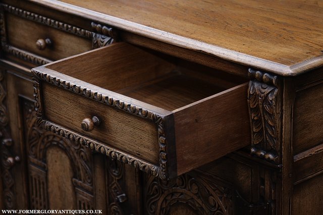 Image 23 of TITCHMARSH AND GOODWIN STYLE OAK SIDEBOARD DRESSER BASE
