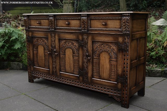 Image 24 of TITCHMARSH AND GOODWIN STYLE OAK SIDEBOARD DRESSER BASE