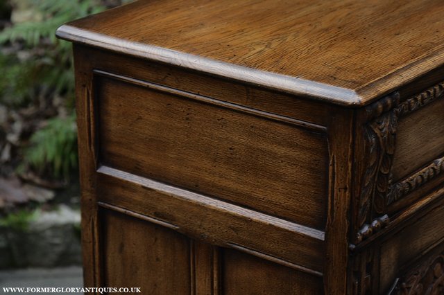 Image 32 of TITCHMARSH AND GOODWIN STYLE OAK SIDEBOARD DRESSER BASE
