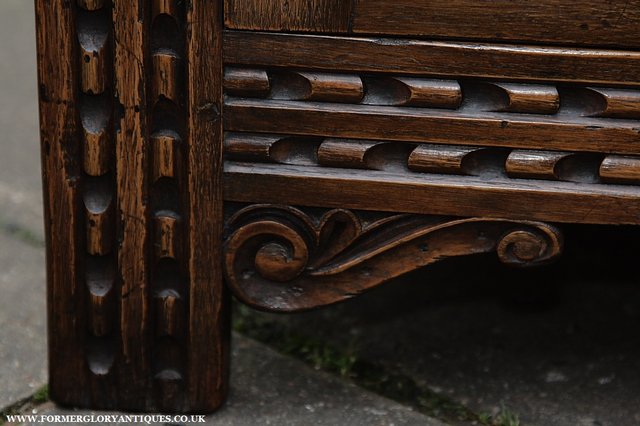 Image 33 of TITCHMARSH AND GOODWIN STYLE OAK SIDEBOARD DRESSER BASE