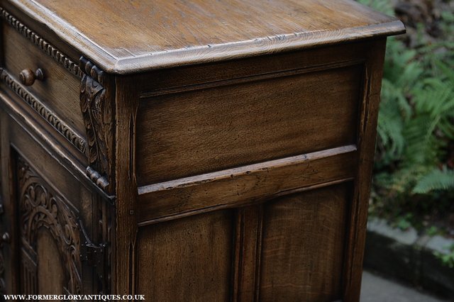 Image 41 of TITCHMARSH AND GOODWIN STYLE OAK SIDEBOARD DRESSER BASE