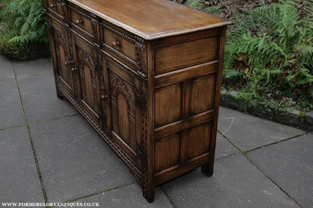 Image 42 of TITCHMARSH AND GOODWIN STYLE OAK SIDEBOARD DRESSER BASE